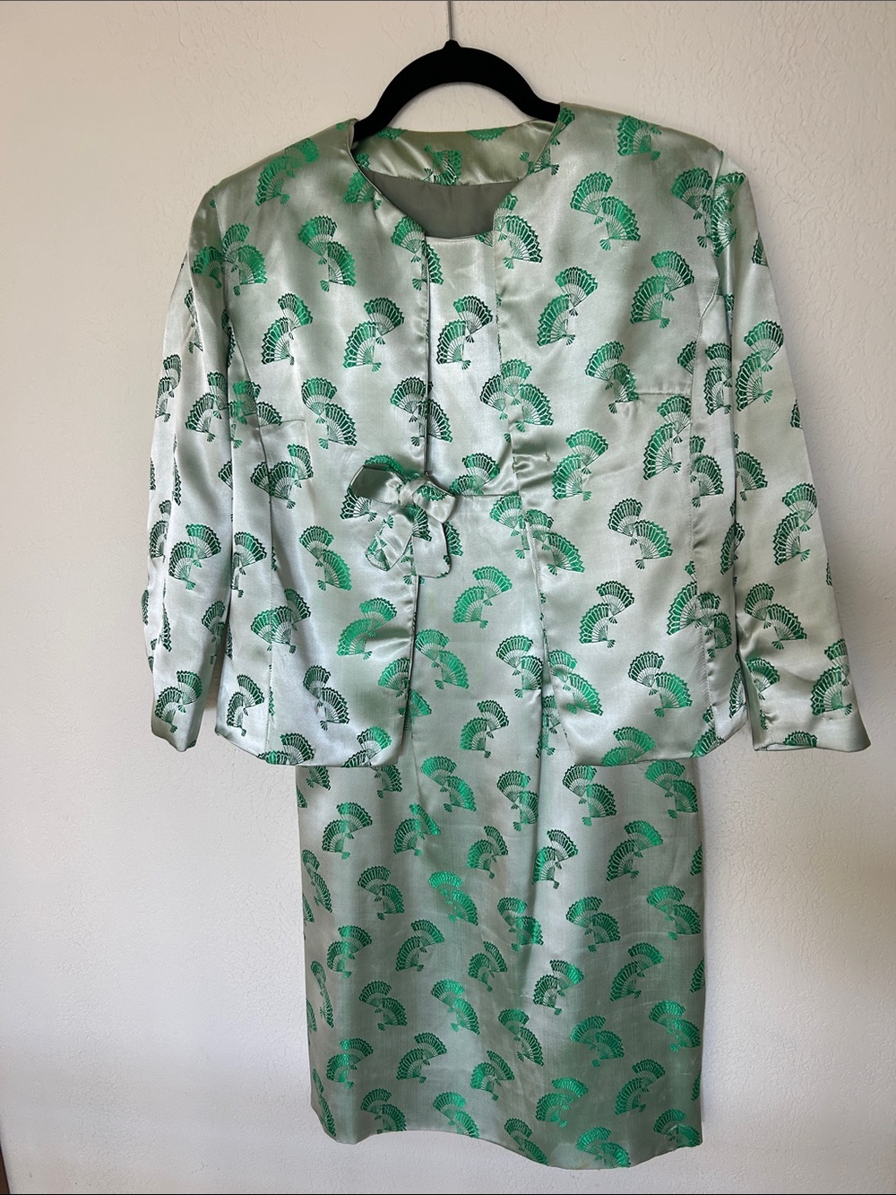 Vintage 1960‘s Hong Kong pure silk dress with Jacket